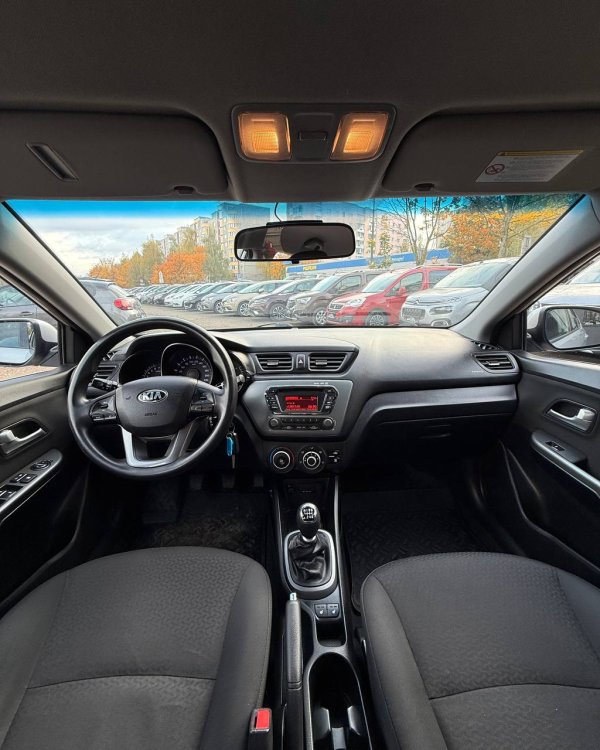 Kia Rio III - Image 9