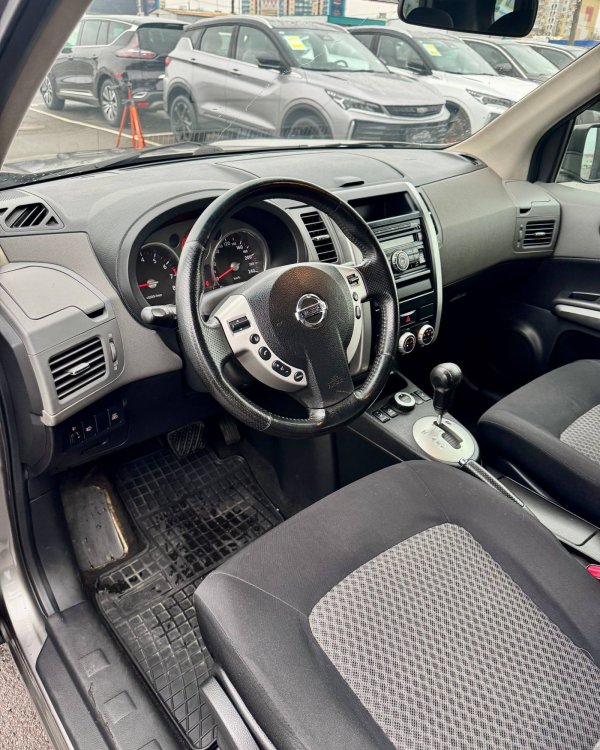 Nissan X-Trail II (T31) - Image 12