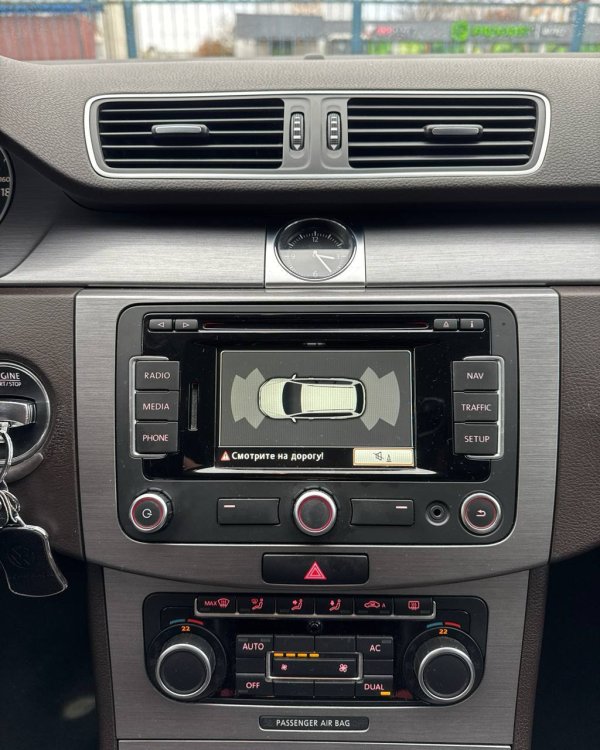 Volkswagen Passat B7 - Image 16