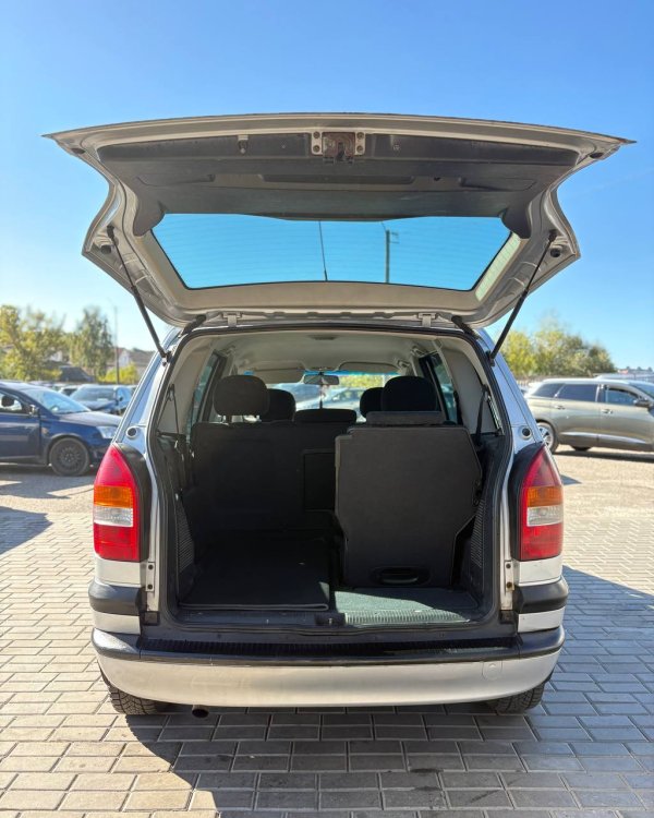 Opel Zafira A - Image 11