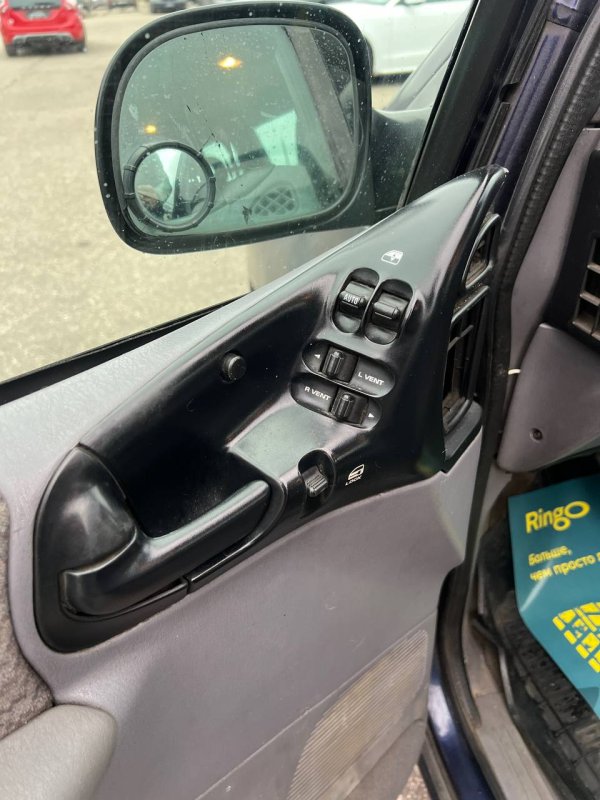 Chrysler Voyager III - Image 9