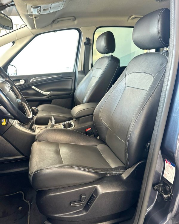 Ford S-MAX I - Image 11