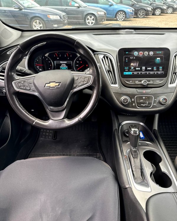 Chevrolet Malibu IX - Image 13