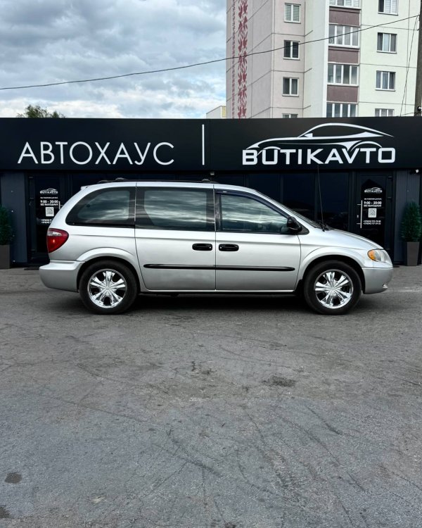 Chrysler Voyager IV - Image 8
