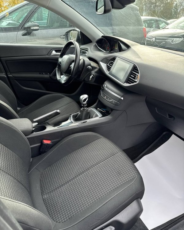 Peugeot 308 T9 · Рестайлинг - Image 13