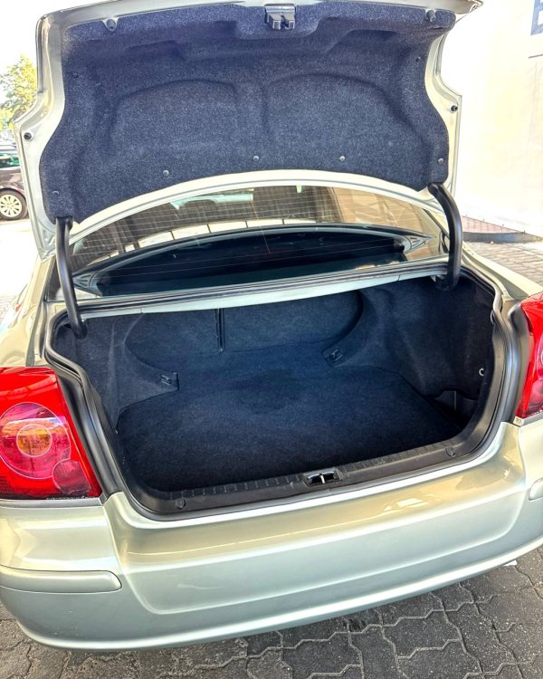 Toyota Avensis II (T250) - Image 15
