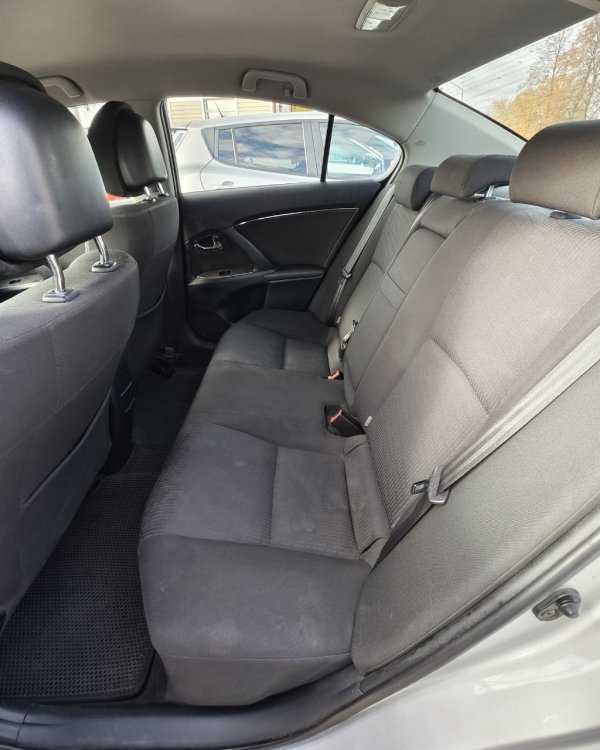 Toyota Avensis III (T270) - Image 11