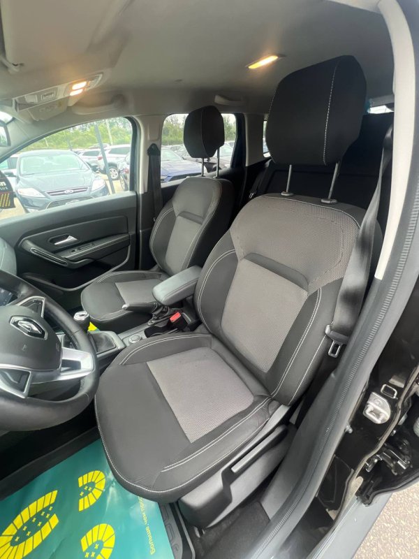 Renault Duster II - Image 10