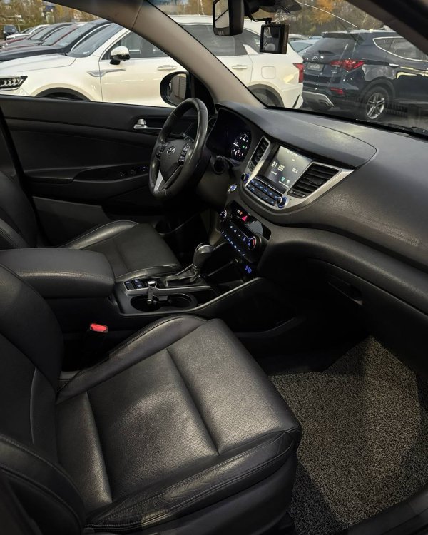 Hyundai Tucson III - Image 10