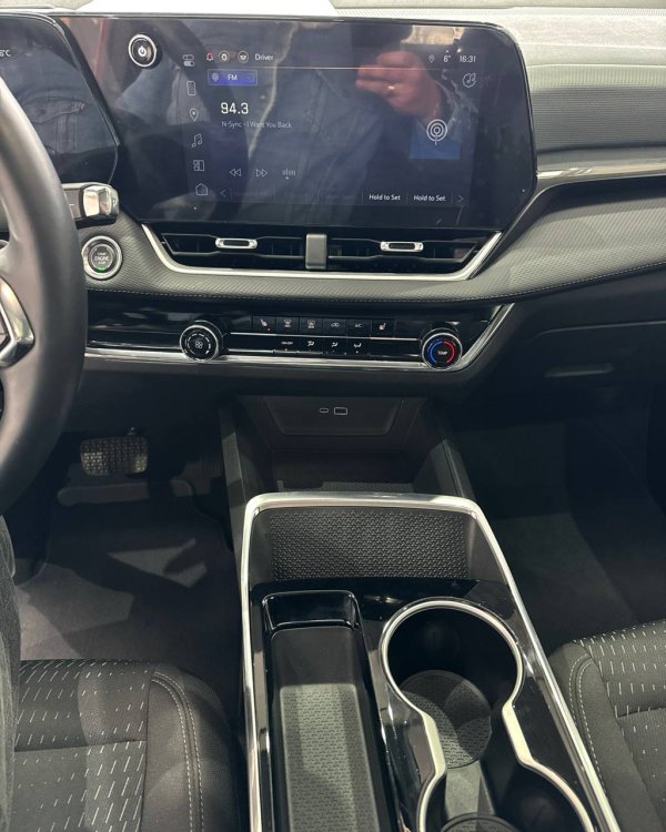 Chevrolet Equinox IV - Image 18