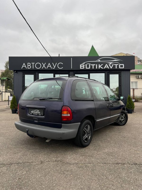 Chrysler Voyager III - Image 7