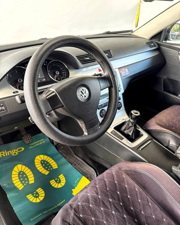 Volkswagen Passat B6 - Image 11