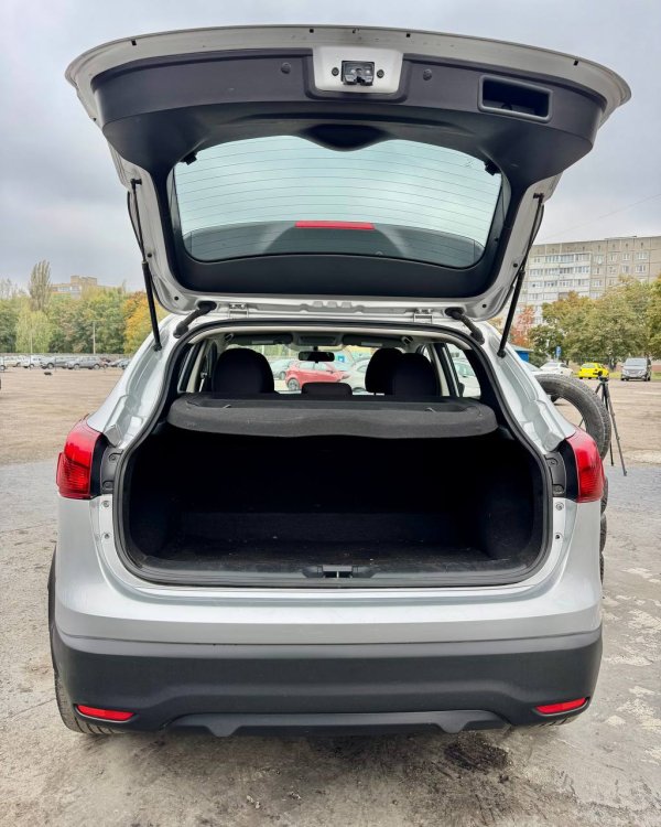 Nissan Rogue Sport I - Image 12