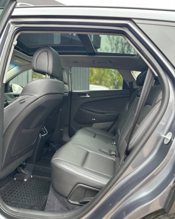 Hyundai Tucson III - Image 8