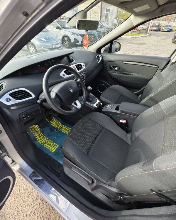 Renault Grand Scenic III - Image 10