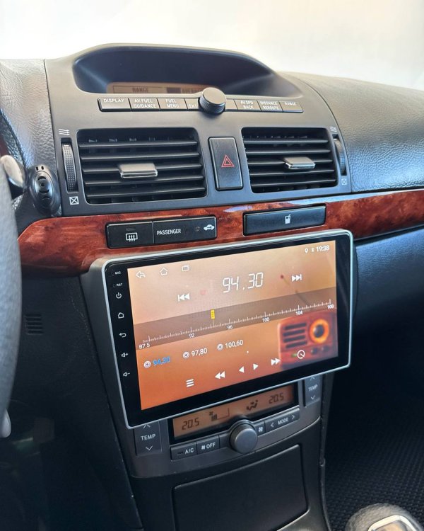Toyota Avensis II (T250) - Image 12