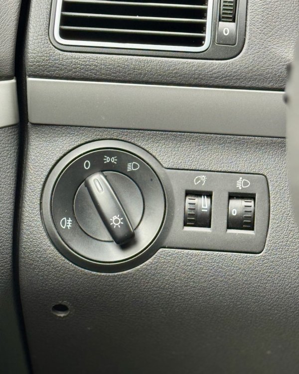 Volkswagen Touran I · 2-й рестайлинг - Image 18
