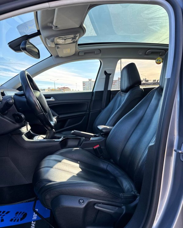Peugeot 308 T9 - Image 9