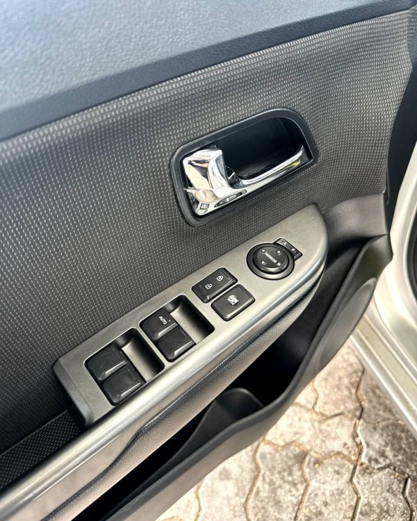 Kia Rio III - Image 9