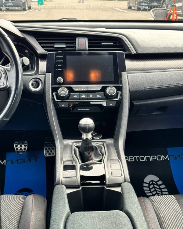 Honda Civic X - Image 12