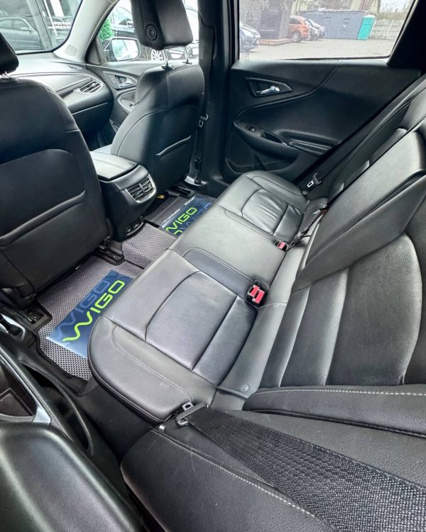 Chevrolet Malibu IX - Image 11