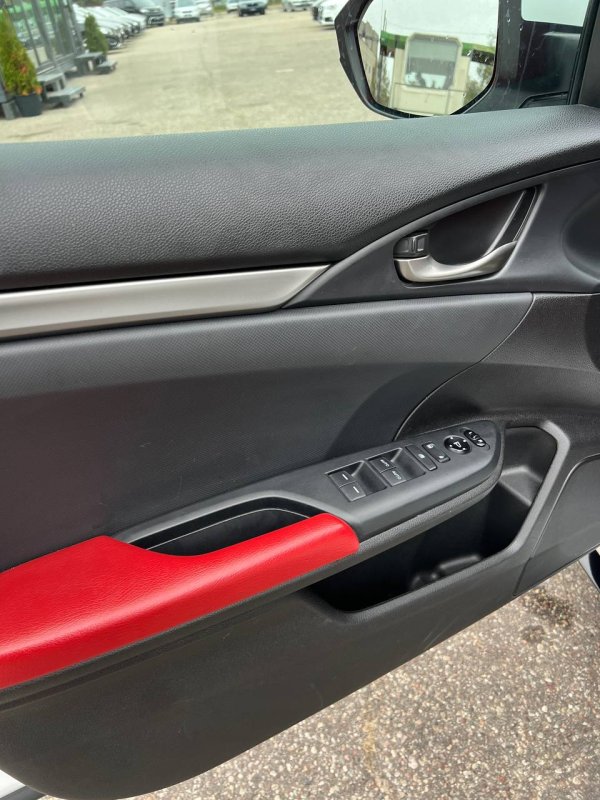 Honda Civic X - Image 10