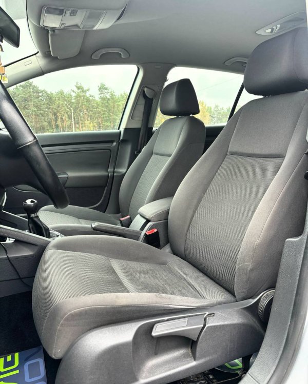 Volkswagen Golf V - Image 10