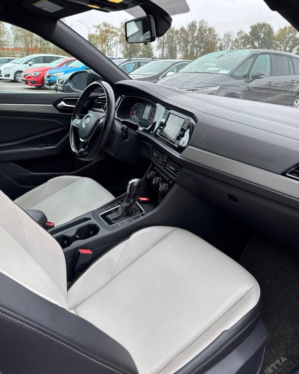Volkswagen Jetta VII - Image 14