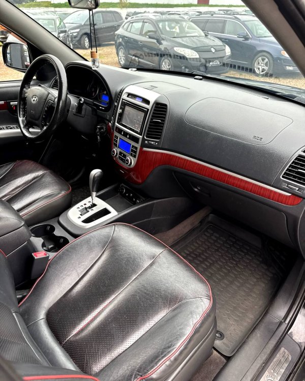 Hyundai Santa Fe CM - Image 11