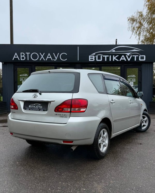 Toyota Avensis Verso I - Image 8