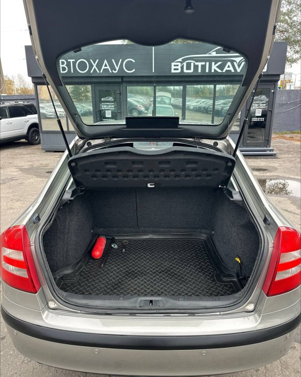 Skoda Octavia II - Image 10
