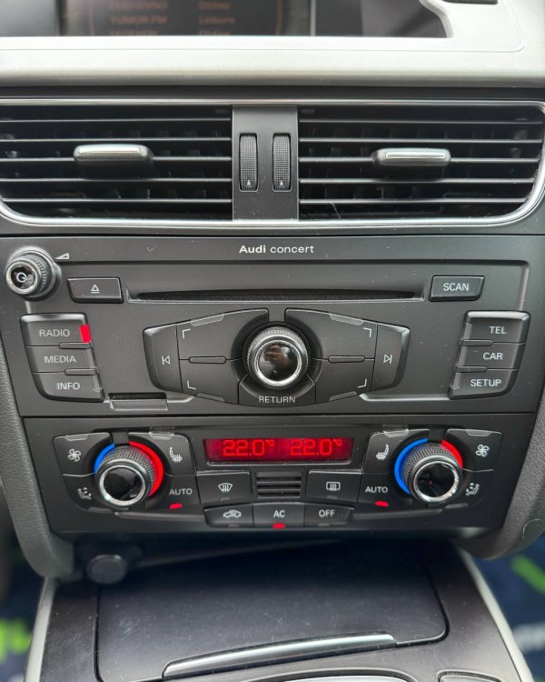 Audi A4 B8 - Image 17