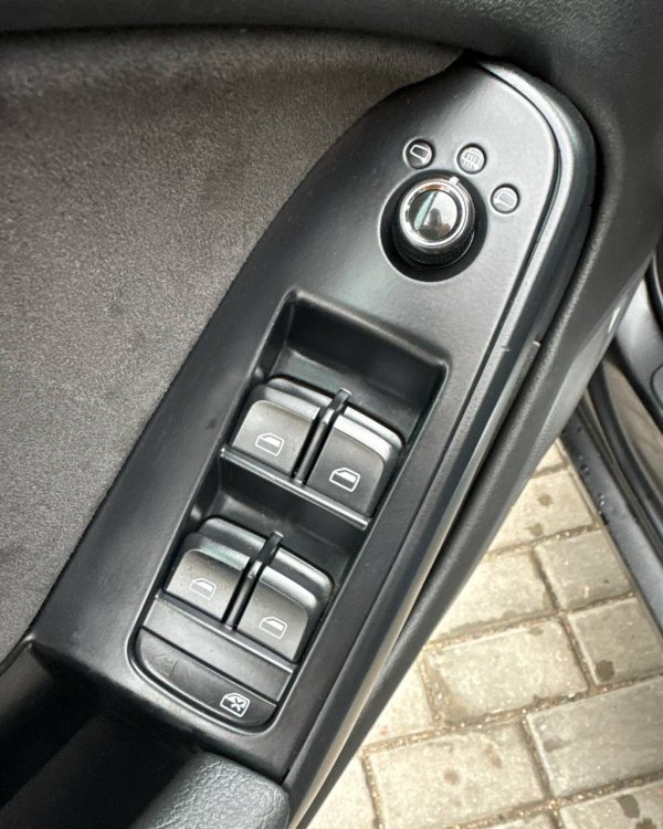 Audi A4 B8 - Image 18