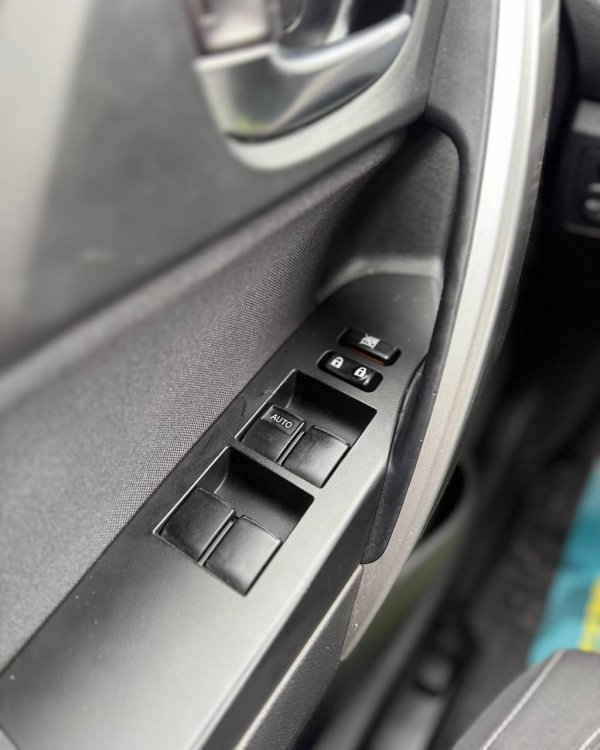 Toyota Auris II (E180) - Image 17