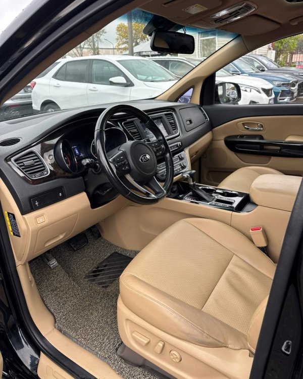 Kia Carnival III - Image 9