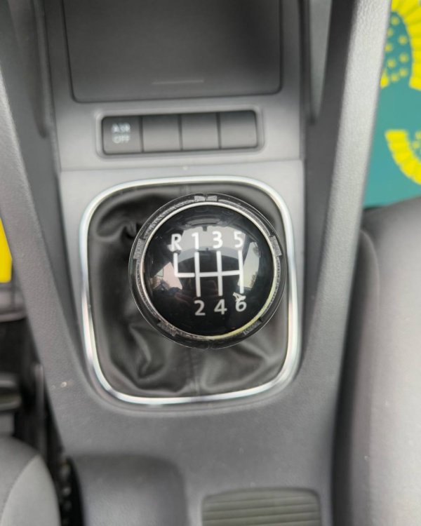Volkswagen Golf V - Image 18