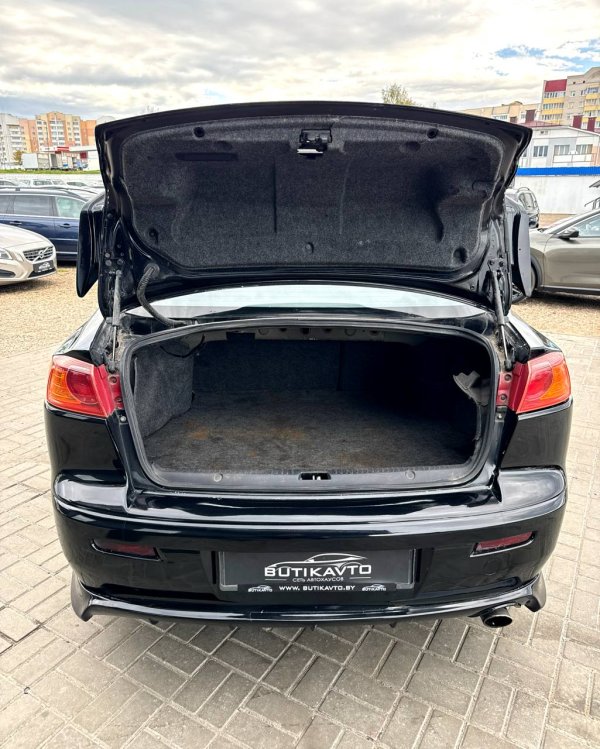 Mitsubishi Lancer X - Image 14