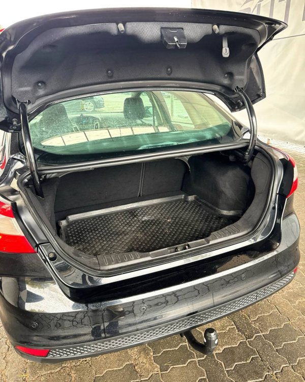 Ford Focus III - Image 16