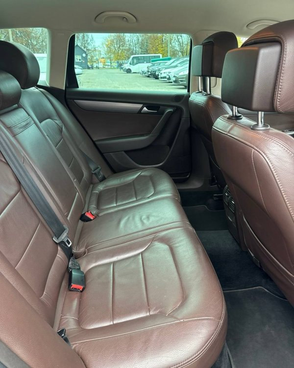 Volkswagen Passat B7 - Image 13
