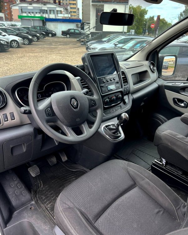 Renault Trafic III - Image 9
