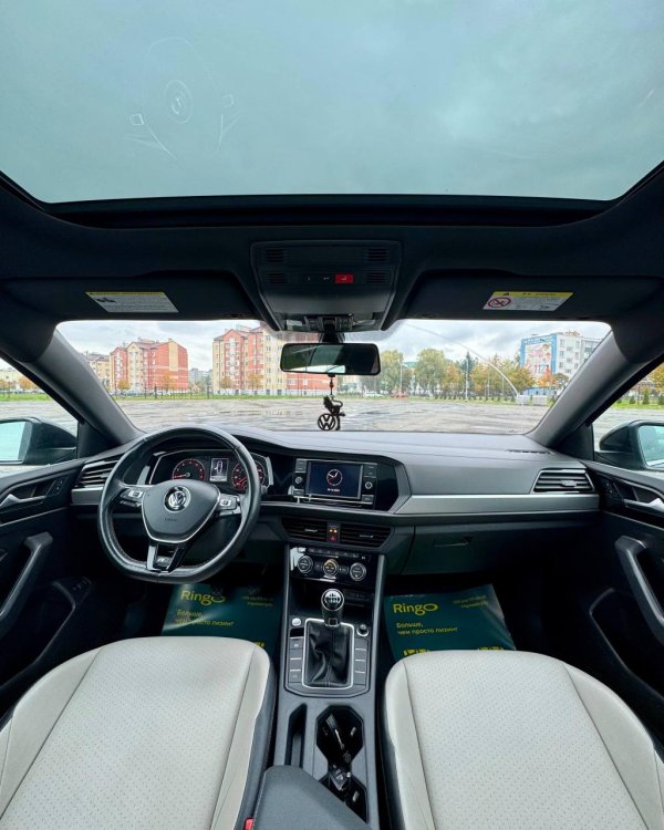 Volkswagen Jetta VII - Image 9