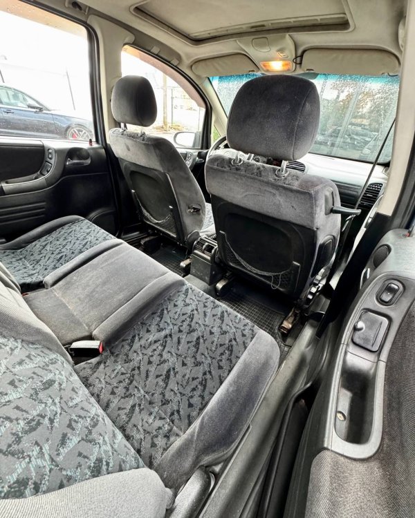 Opel Zafira A - Image 13