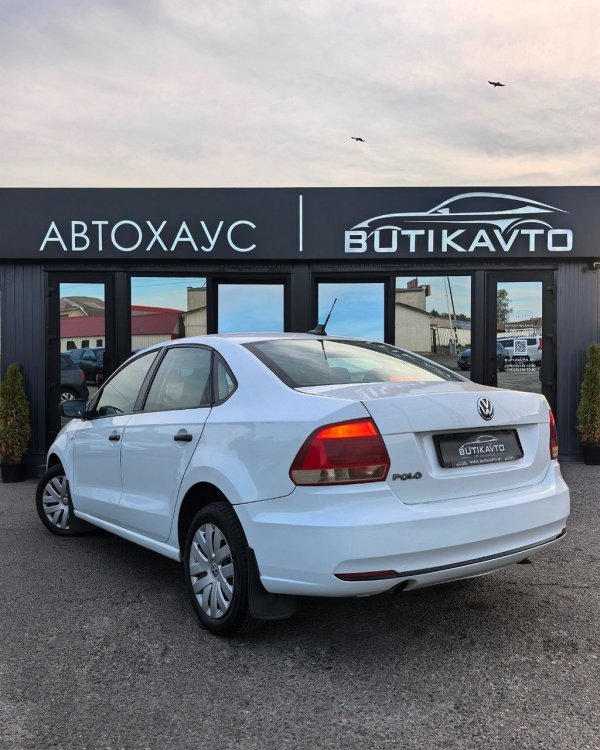 Volkswagen Polo Sedan I · Рестайлинг - Image 4