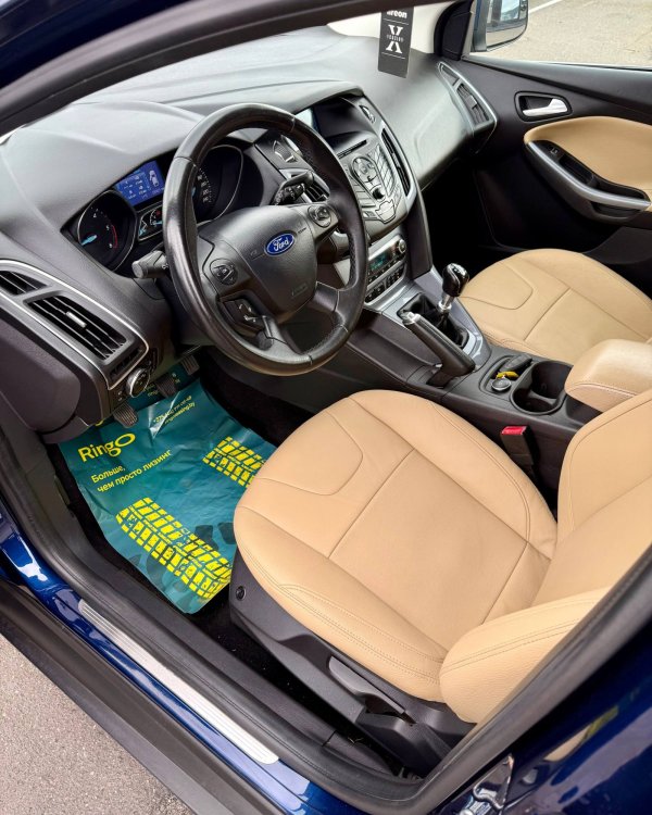 Ford Focus III - Image 11
