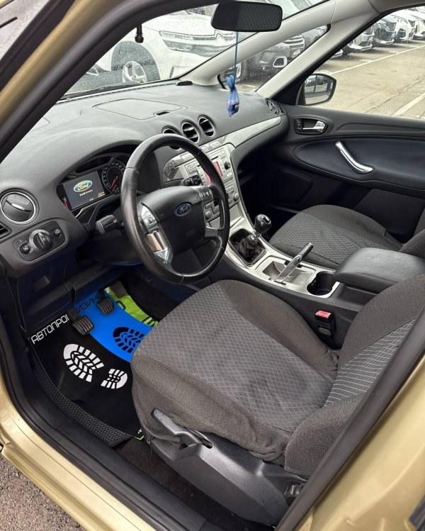 Ford S-MAX I - Image 9