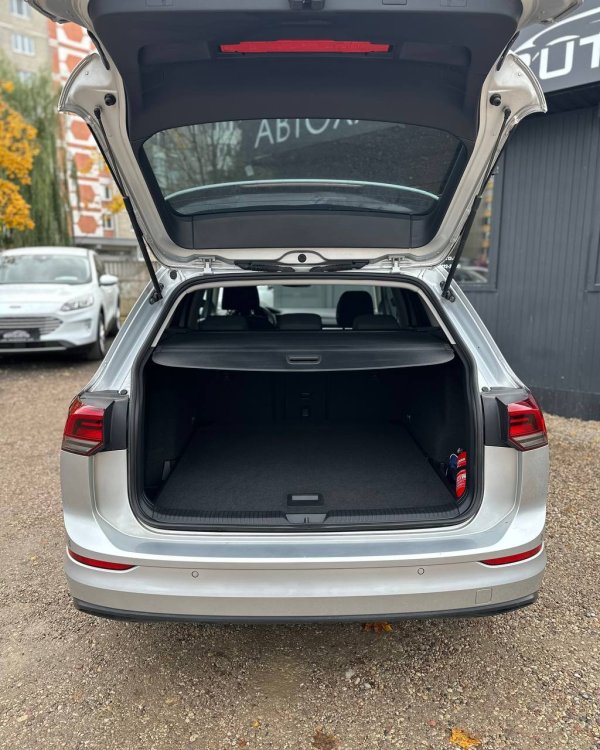 Volkswagen Golf VIII - Image 12