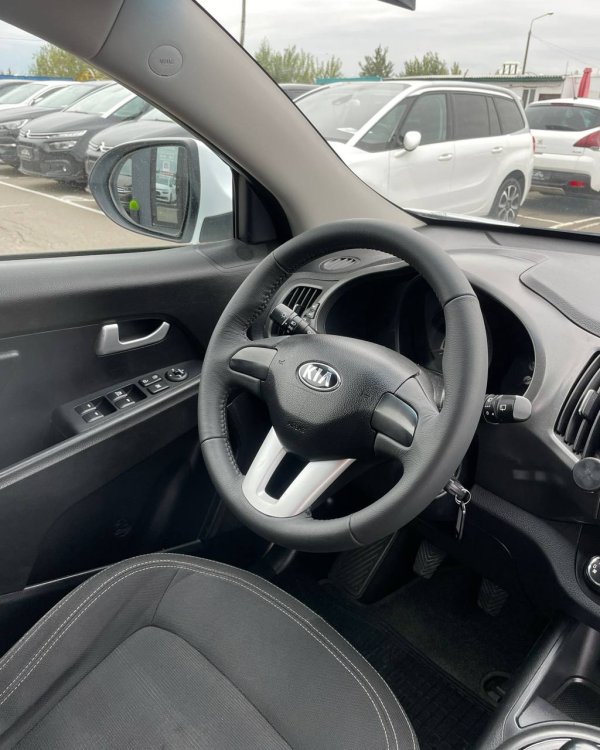 Kia Sportage III - Image 10