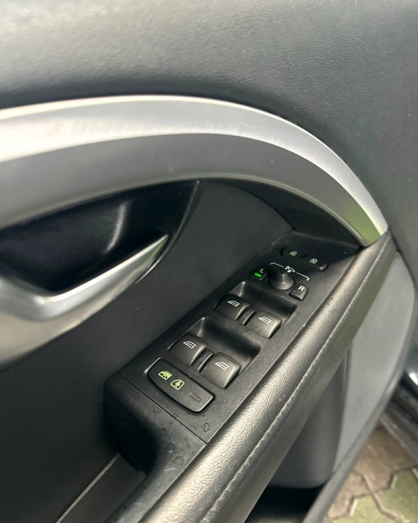Volvo V70 III - Image 9