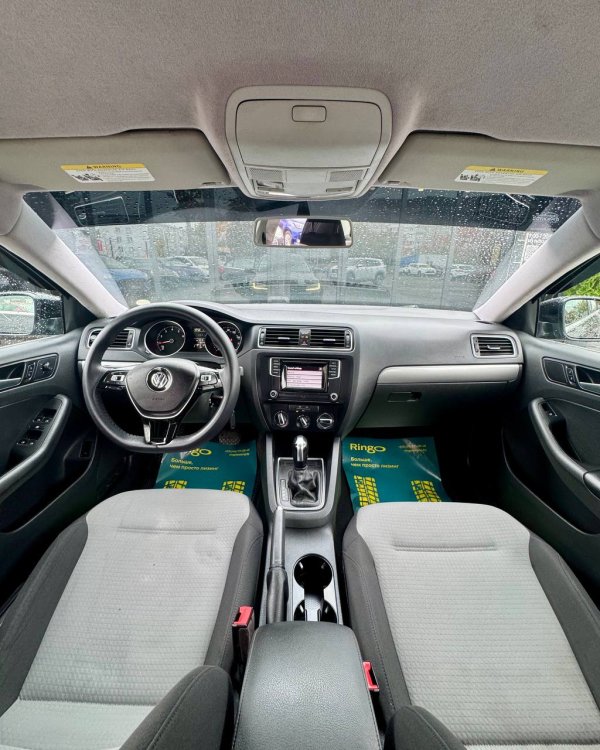 Volkswagen Jetta VI · Рестайлинг - Image 9