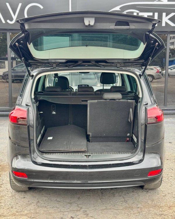 Opel Zafira C - Image 12